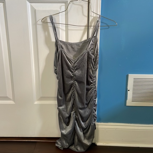 short skin tight dress - Picture 2 of 3